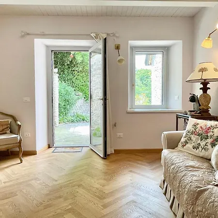 Residenza Della Vigna - Bilocale Con Soppalco 페나빌리